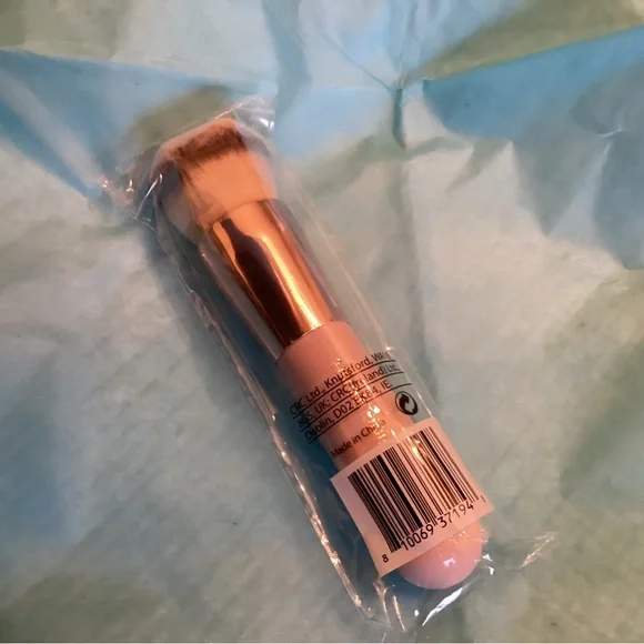 Doll 10 Foundation and Blush Brush with Pink Handle - Picture 3 of 4